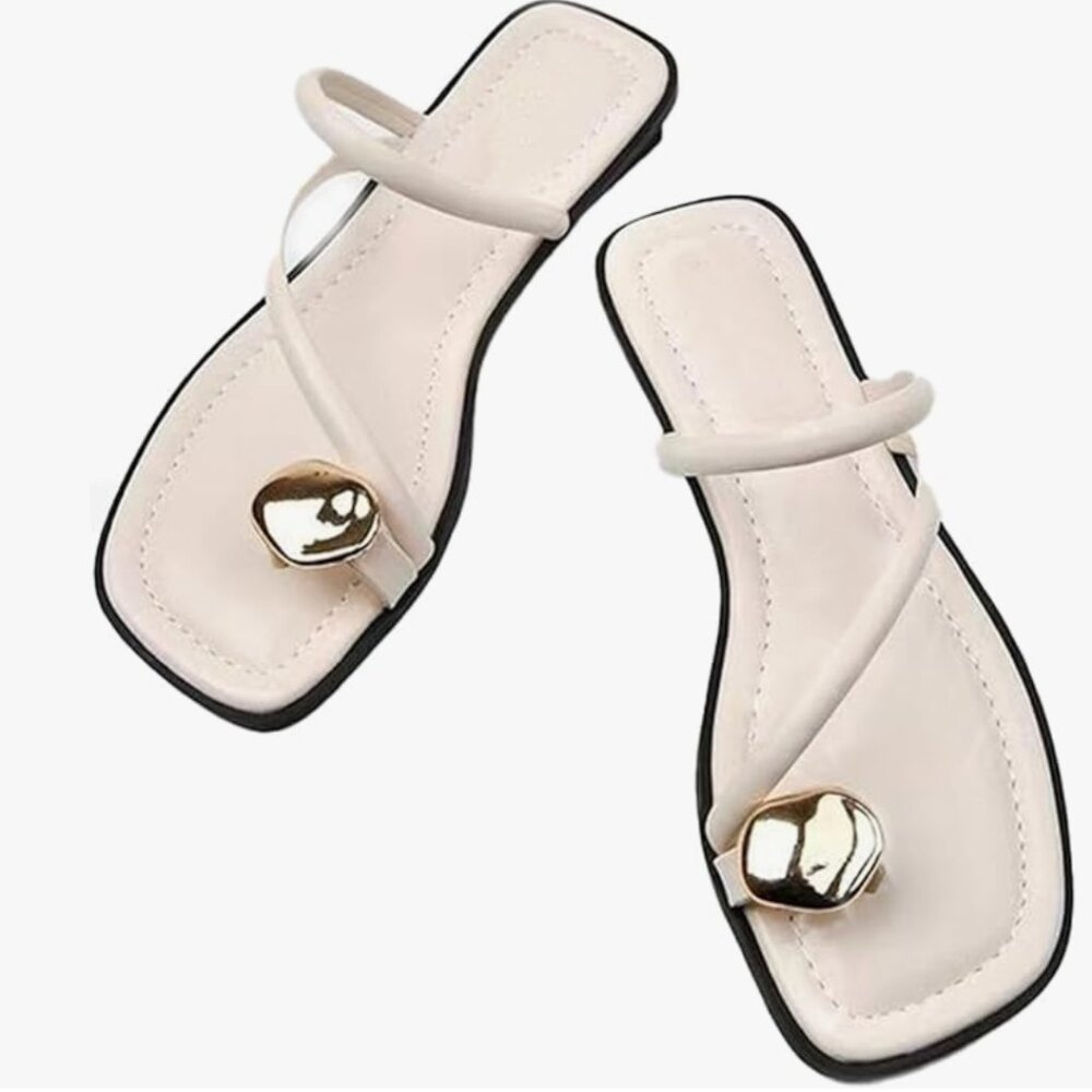 NWT Cream/white Strappy Toe Ring Sandals